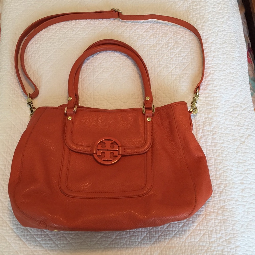 Tory Burch Amanda Hobo Leather Bag in Blood Orange